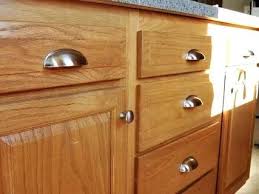 29 Catchy Kitchen Cabinet Hardware Ideas 2020 A Guide For Decorating Kitchen Cabinet Hardware Light Oak Cabinets Cabinet Hardware