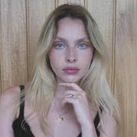 2100+ profils pour “Ella”