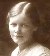 Mary Struthers's Instagram, Twitter & Facebook