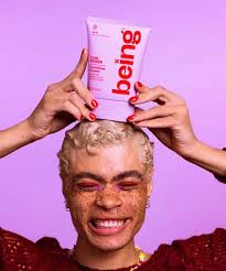 𝐖𝐡𝐲 𝐛𝐮𝐢𝐥𝐝 𝐨𝐧𝐞 𝐛𝐞𝐚𝐮𝐭𝐲 𝐛𝐫𝐚𝐧𝐝 𝐰𝐡𝐞𝐧 𝐲𝐨𝐮 𝐜𝐨𝐮𝐥𝐝  𝐛𝐮𝐢𝐥𝐝… 𝐟𝐢𝐯𝐞? 💥 There's a bold new playbook in beauty — and  founders like Jaimee Lupton are rewriting the rules.…