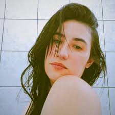 É um joguinho mobile, chamado Avatar World.