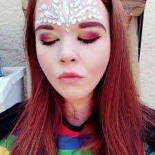 Sarah Pass's Instagram, Twitter & Facebook