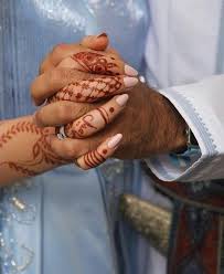 Pin By Mjnwny On Couple Holding Hand Dpz S Love Images Wedding Couples Photography Bridal Photography Poses