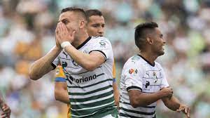 Tigres uanl, campeones defensores, debe revertir sus carencias como visitante para salir con algo positivo de la cancha del santos laguna, y sellar la clasificación para la semifinal del clausura del fútbol mexicano. Santos Tigres 2 0 Resumen Del Partido Y Goles As Mexico