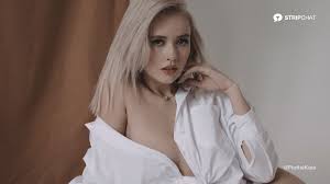 Meet PrettieKate, the psychology student turned cam model who's killing it  with her pool shows