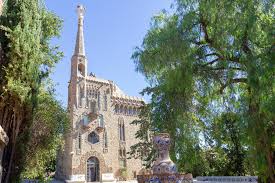 Church of the holy family. Sagrada Familia Tripsteri