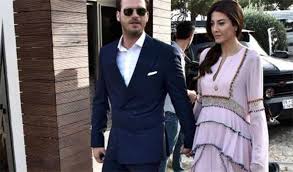 Kıvanç tatlıtuğ ve başak dizer'in düğün töreni paris'teki türk büyükelçiliği'nde gerçekleşti. Basak Dizer Hamile Mi Kivanc Tatlitug Baba Mi Oluyor