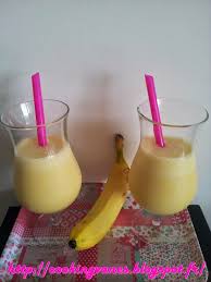 Smoothie Aux Bananes Au Lait D Amande A La Vanille Et Au Jus D Orange Lait D Amande Smoothie Fruit Banane