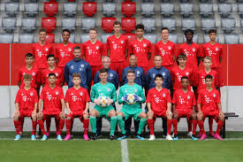 ˈfuːsbalˌklʊp ˈbaɪɐn ˈmʏnçn̩), thường được biết đến với tên gọi fc bayern münchen (phát âm tiếng đức: Fc Bayern Munchen 2020 Bwk Arenacup