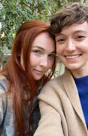 Molly Quinn Source على X: "┆news┆↬ 📸 Molly Caitlyn Quinn with Hayley  McFarland via Her Instagram Story 5/22 𝐒𝐥𝐢𝐝𝐞𝐬𝐡𝐨𝐰- ( 1 )  https://t.co/F6DB05rD7t"