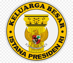 Ia pun memiliki hubungan pertemanan yang sangat akrab dengan presi. Palace Logo