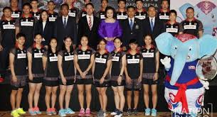 Terlebih dalam balutan busana vintage, ia makin memesona. Ratchanok Fans Can Help Us To Achieve Mission Impossible