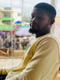 Tadeu, come out from behind the bush!