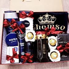 17 Mentions J Aime 0 Commentaires Mayssa Cadeau Mayssabox Sur Instagram Tres Jolie Box Pou Diy Gift For Bff Gifts Wrapping Diy Wedding Gifts Packaging