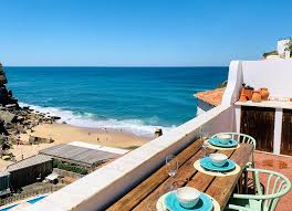 The beaches of cascais and estoril are the easier ones to get to from center lisbon: Aktualisiert 2021 Azenhas Do Mar Beach House By Lisbon Dreams Overlooking The Atlantic Ocean Ferienhaus In Azenhas Do Mar Tripadvisor