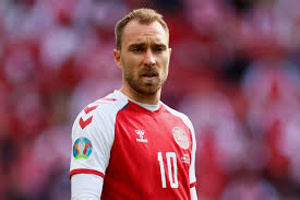 Live christian eriksen er vågen, i stabil tilstand og undersøges på rigshospitalet. Q7 Vhtku85hhhm