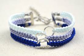 Diy survival bracelets make you can use one or two colors to make your bracelet. Finished Ombre Friendship Bracelet Diy Friendship Bracelet Paracord Bracelet Diy Friendship Bracelets Tutorial