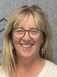 Amanda Rooney's Instagram, Twitter & Facebook