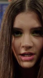 Leah Phipps's Instagram, Twitter & Facebook