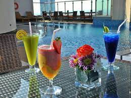 Ramada At Abu Dhabi Corniche Has Everything For You That Makes It No Less Than A 5 Star Hotel Ramada Hotel Luxury Hotel