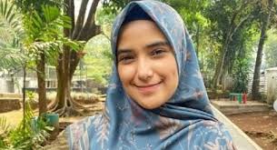 Nadya merupakan seorang bidan yang telah tamat berkuliah di. Nadya Mustika Istri Rizki Da Tuai Simpati Fokus Bisnis Demi Anak