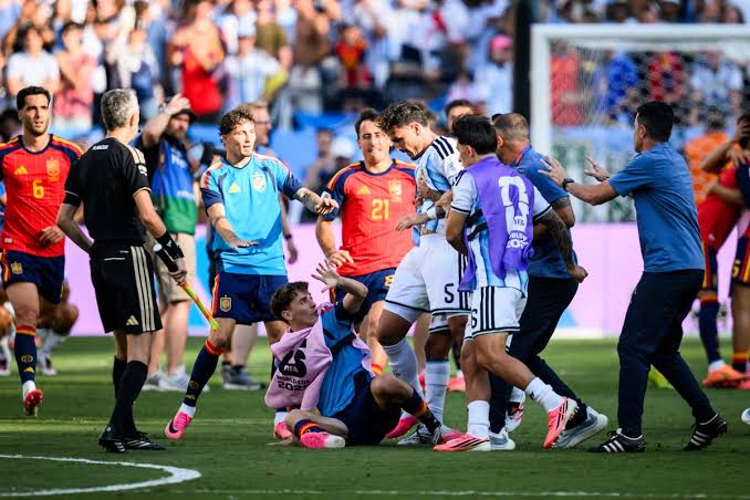La FIFA inicia una investigación contra Argentina por los incidentes tras  la final del Mundial 2026 ante España | ADN Radio