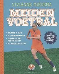 Je maakt en bestelt je persoonlijke plaatjes heel makkelijk: Meidenvoetbal Met Tips En Trucs Van De Spits Van De Oranjeleeuwinnen Amazon De Miedema Vivianne Reijnders Joke Gratama Geert Fremdsprachige Bucher
