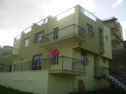 Seferihisar Merkeze Yakin Cevrekent Sitesinde Fourleks Bahceli Kiralik Villa 500 Tl House Styles Mansions House