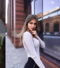 Тогда она ушла далеко вперед от своих соперниц, демонстрируя свою красоту и обаяние. Pobeditelnicej Konkursa Miss Rossiya 2019 Stala Alina Sanko Iz