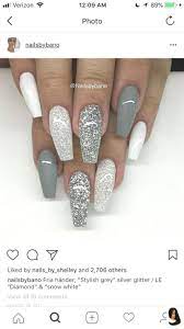 C'est une véritable innovation dans la couleur de l'ongle exempt de puces, usure prolongée ! Grey And White Nails Ongles Gris Ongles Blancs Ongles