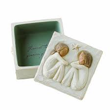 We have an outstanding selection of 30th birthday gifts that will make their 30th easier to come to terms with! Creative 30th Birthday Gift Ideas For Female Best Friend Willow Tree Friendship Willow Tree Figurines Keepsake Boxes