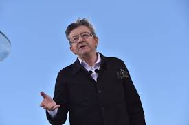 Le candidat de la france insoumise, âgé de 65 ans, entame sa 2e campagne avec un programme ambitieux, qu'il compte financer en se basant sur la répartition des richesses. Jean Luc Melenchon Euractiv De