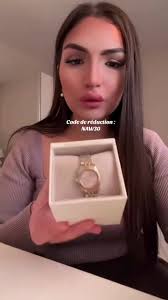 Découvrez notre Mini Lexington, l'icône chic de chez Michael Kors. Modèle :  MK48