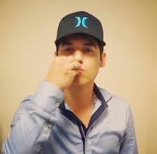 Ariel Camacho y Los Plebes del Rancho