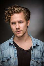 Flykten till framtiden (2016)