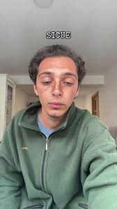 Medicina Surrealista: Estudio de un Estudiante