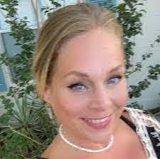 Heather Lowden's Instagram, Twitter & Facebook