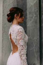 Our dresses feature the quality craftsmanship and romantic details you're looking for at a price you'll fall in love with. Moana Vinka Design Modern 3d Lace Low Back Wedding Gown