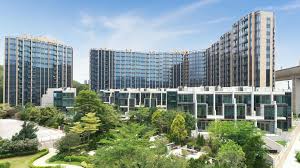 【牛頭馬面賀歲？】 近日網上流傳一幅圖片，見到屯門市廣場內的農曆新年佈景中，有一隻牛及一隻馬在「輕鐵站」等車，究竟所謂何事？ 查實該圖的一匹馬是p上去，不過本報記者今晚去到上址，就連牛牛都不見了，莫非已經上了輕鐵？ #牛頭馬面 #屯門市廣場 å±¯é–€ é¦™æ¸¯01