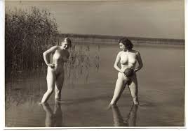 Gerhard Riebicke (1878-1957) - Junge Frauen nackt in einem - Catawiki