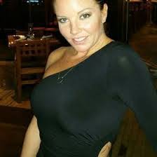 Elisha Bradrick's Instagram, Twitter & Facebook