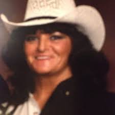 Beth Mccune's Instagram, Twitter & Facebook