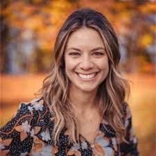 Holly Shoemaker's Instagram, Twitter & Facebook