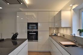 Measure the width of each wall. Kuche Nach Mass Im Munsterland Moderne Kuchen Von Klocke Mobelwerkstatte Gmbh Modern Homif In 2020 Modern Kitchen Cabinet Design Kitchen Cabinet Design Modern Kitchen