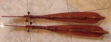 Terbang rebana terbuat dari bahan kayu pipih yang dilubangi di bagian tengahnya. 11 Alat Musik Tradisional Sulawesi Selatan Beserta Gambar Dan Keterangannya Silontong