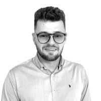 Robert Uher's Instagram, Twitter & Facebook