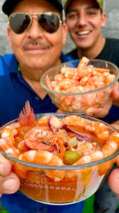 Nuestro papá cocina muy rico también