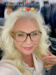 Roxanne Sanderson (@roxannesanderson) • Instagram photos and videos