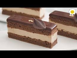 Gateau Mousse Aux Pralines Noisettes Caramelises Et Au Chocolat Youtube En 2020 Gateau Mousse Recette Gateau Dessert Individuel