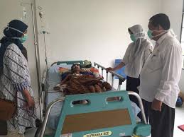 Hotman paris masuk rumah sakit karena demam berdarah, sudah tantang musuh kembali bertarung. Waspadai Demam Dan Kejang Yang Disertai Sakit Kepala Akut Bocah 14 Tahun Terbaring Di Rsud Paluta Realitas Online